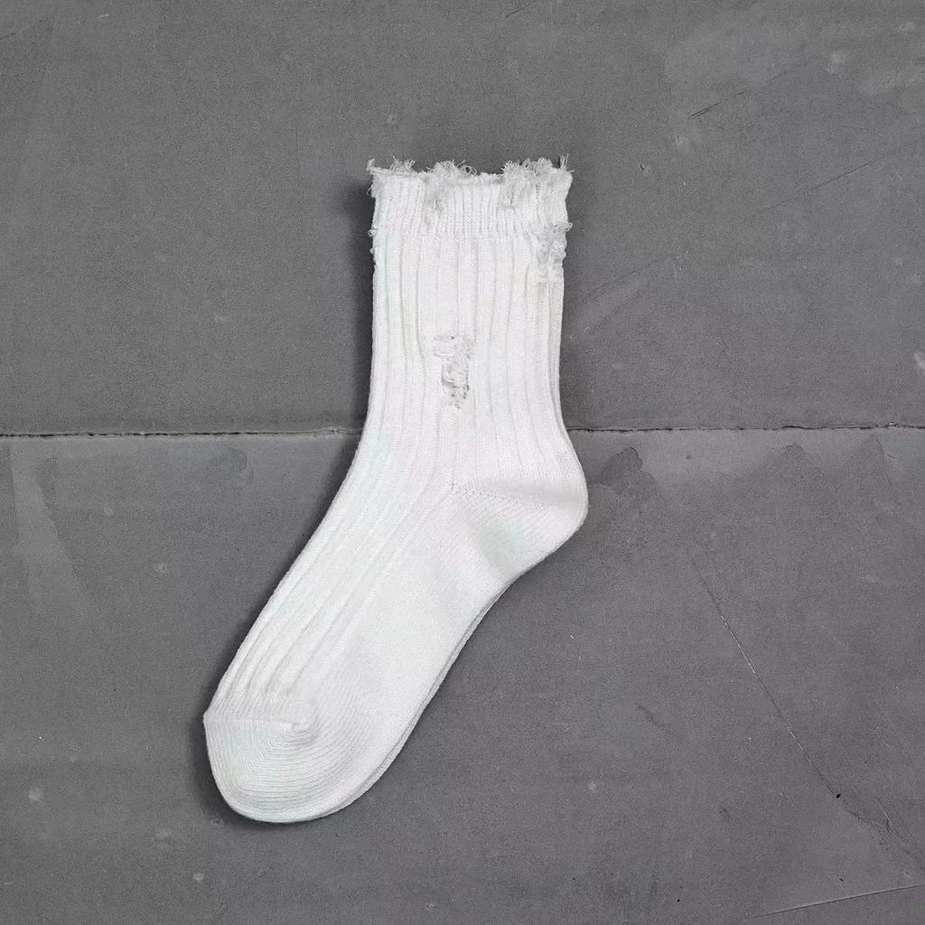 Modne skarpetki Harajuku Street Broken Hole Beggar Medium Tube Jesień Zima Skarpetki bawełniane Skarpetki hip-hopowe na deskorolkę