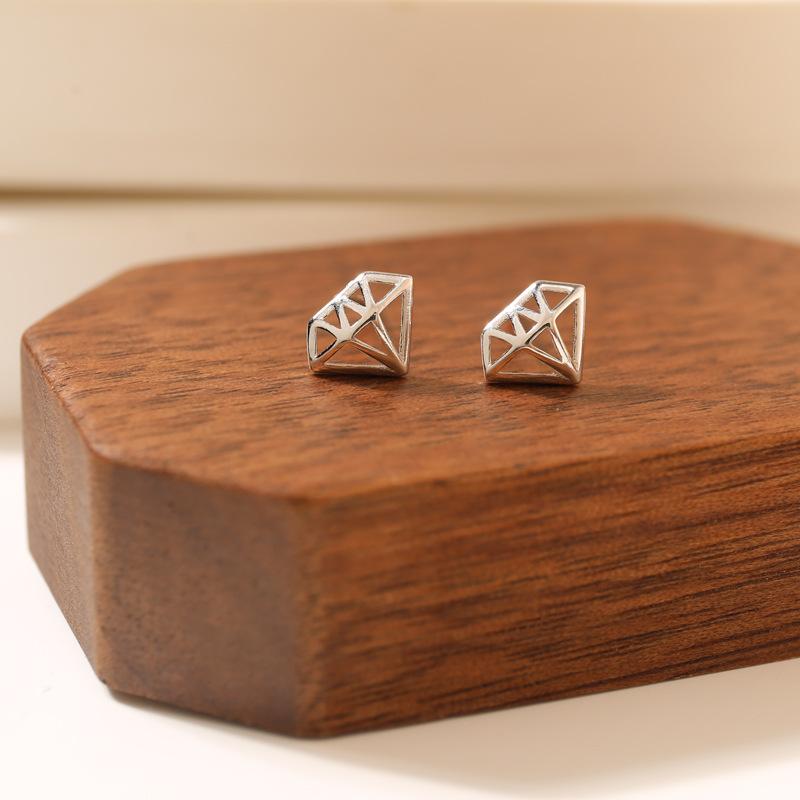 Female Fresh  Simple  Sweet Hollow Ears Fashionable and Luxurious Style Korean Niche Design Accessories