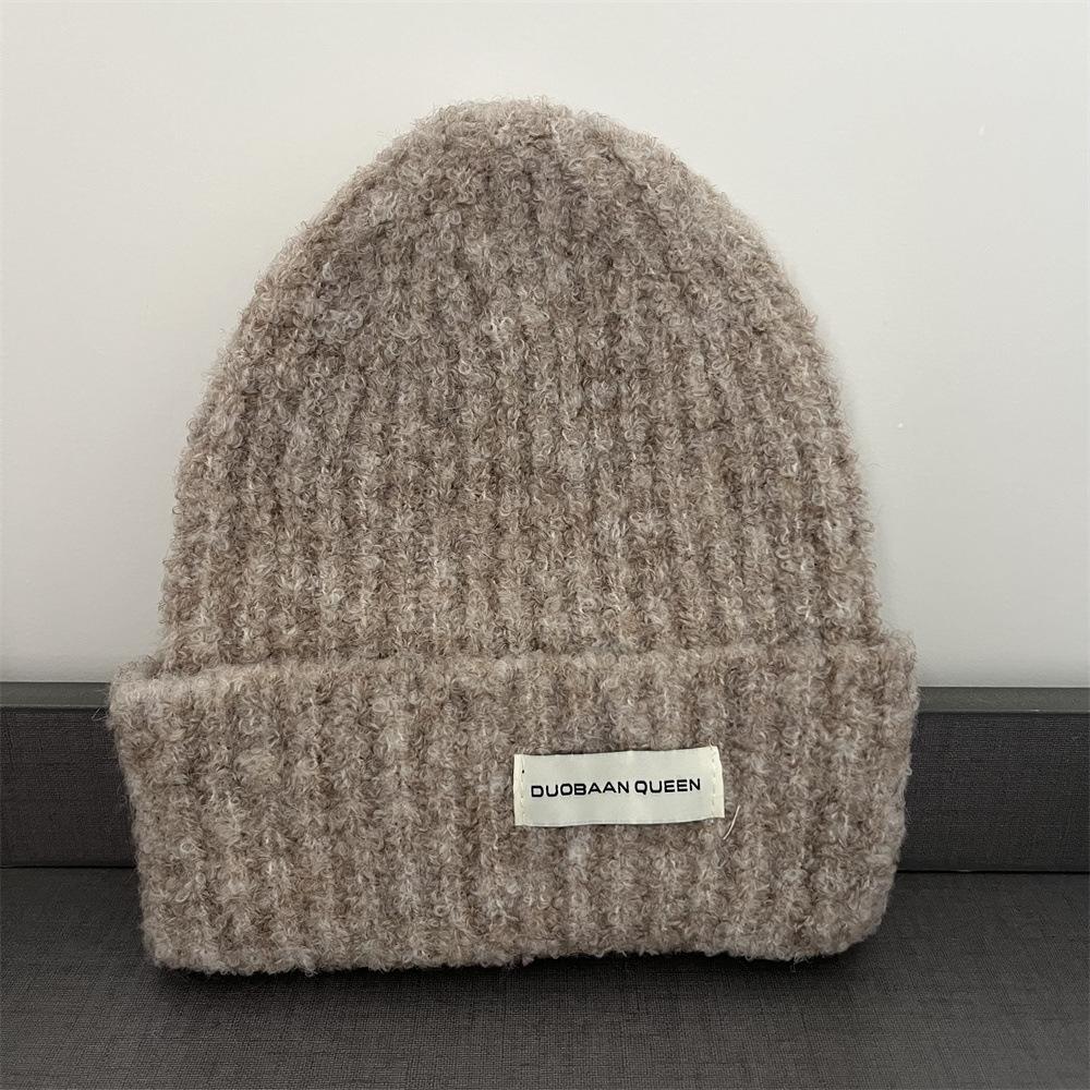 

Вязаная шапка высокой эластичности женская осенне-зимняя универсальная для большого обхвата головы делает лицо маленьким шерстяная шапка однотонная шапка-пуловер теплая шапка Adult average size хаки