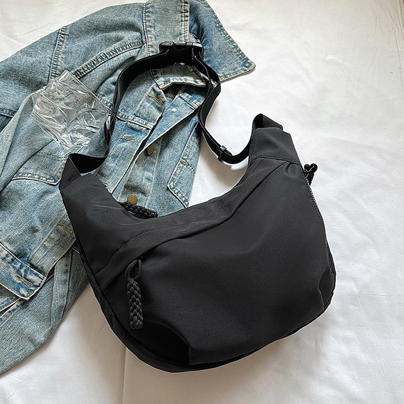 Niche simple canvas bag new nylon dumpling bag women's tide with one shoulder messenger bag light armpit bag