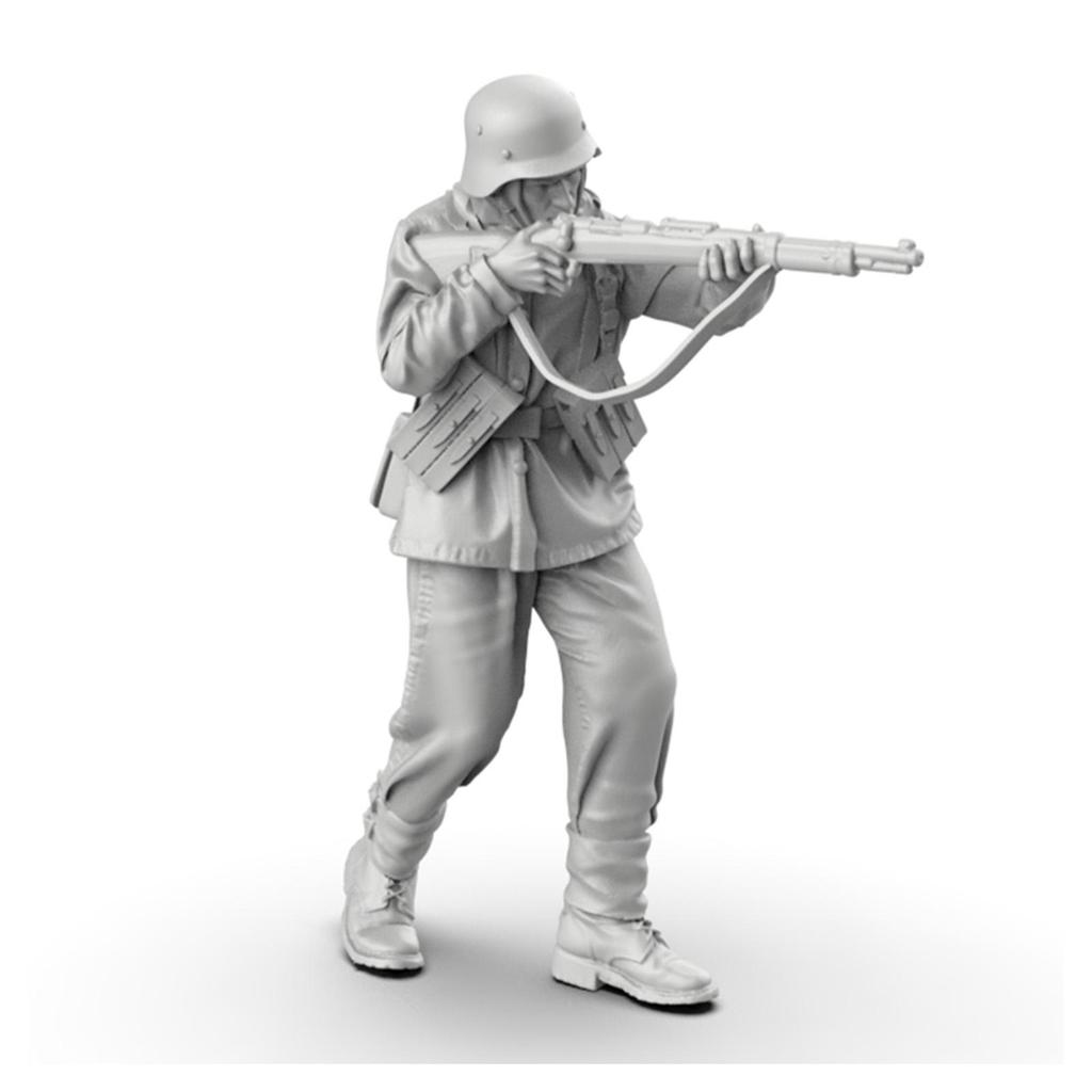 11 German Figures at 1:72 Scale As A Gift for