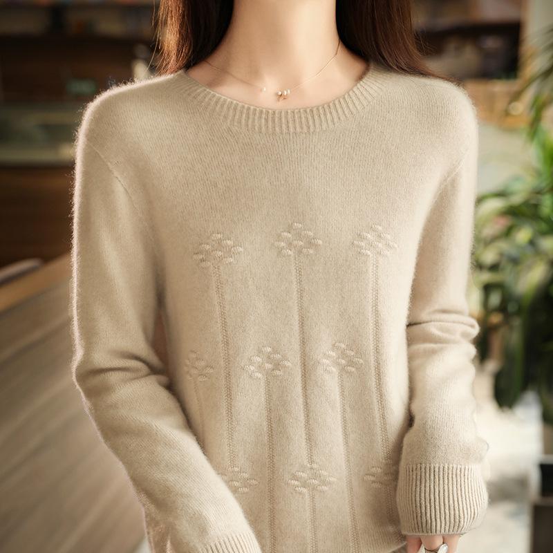 Elegant Autumn/Winter 100% Wool Slimming Pullover Sweater with Round Neck and Long Sleeves for Women