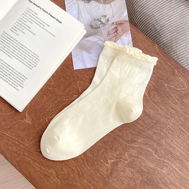 Women's Mid-Calf Heart Pattern Cotton Socks - Bubble Cuff, Thin, Simple, Versatile, Perfect for Spring/Summer.