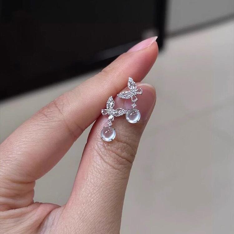 2026 Real Ice Translucent Chalcedony Butterfly Earrings: New High-End Light Luxury Fashion for Women