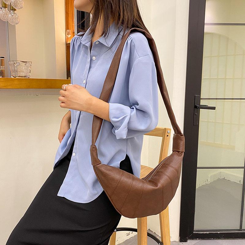 New Retro One-shoulder Crossbody Waist Bag Korean Version Simple PU Large Capacity Croissant Chest Bag
