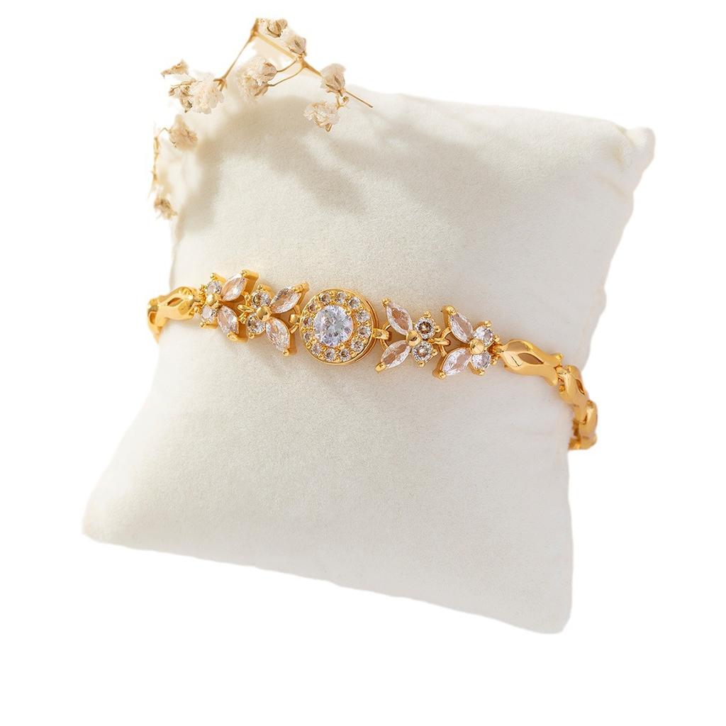 European and American Light Luxury High-end Sense Fashion Niche Personality Bracelet Temperament Zircon Butterfly Love Flower