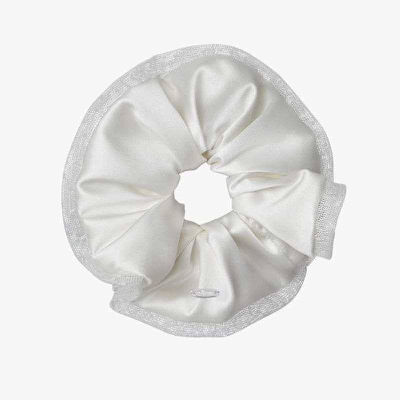 Mellotory Dot Mesh Satin Scrunchie (ivory)