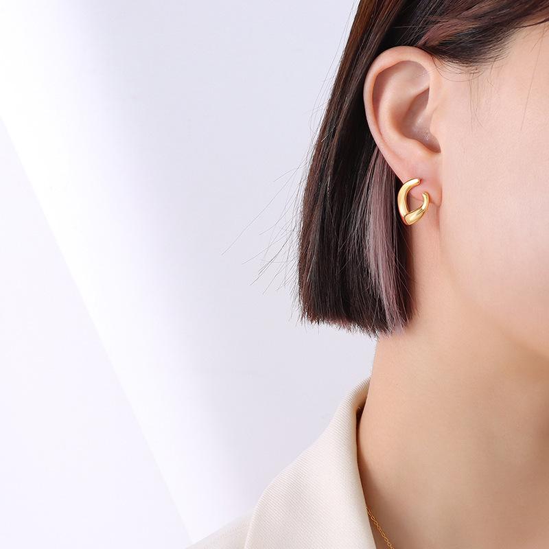 French-Inspired Trendy Double Ring Detachable Titanium Steel Stud Earrings, 18K Gold-Plated Jewelry F539.