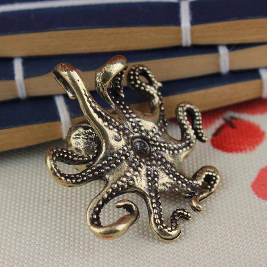 1/2/3/4Pcs Brass Octopus Figurine Metal Carving Octopus Statue Sea Animal Sculpture Feng Shui Decoration Home Office Desktop Ornament