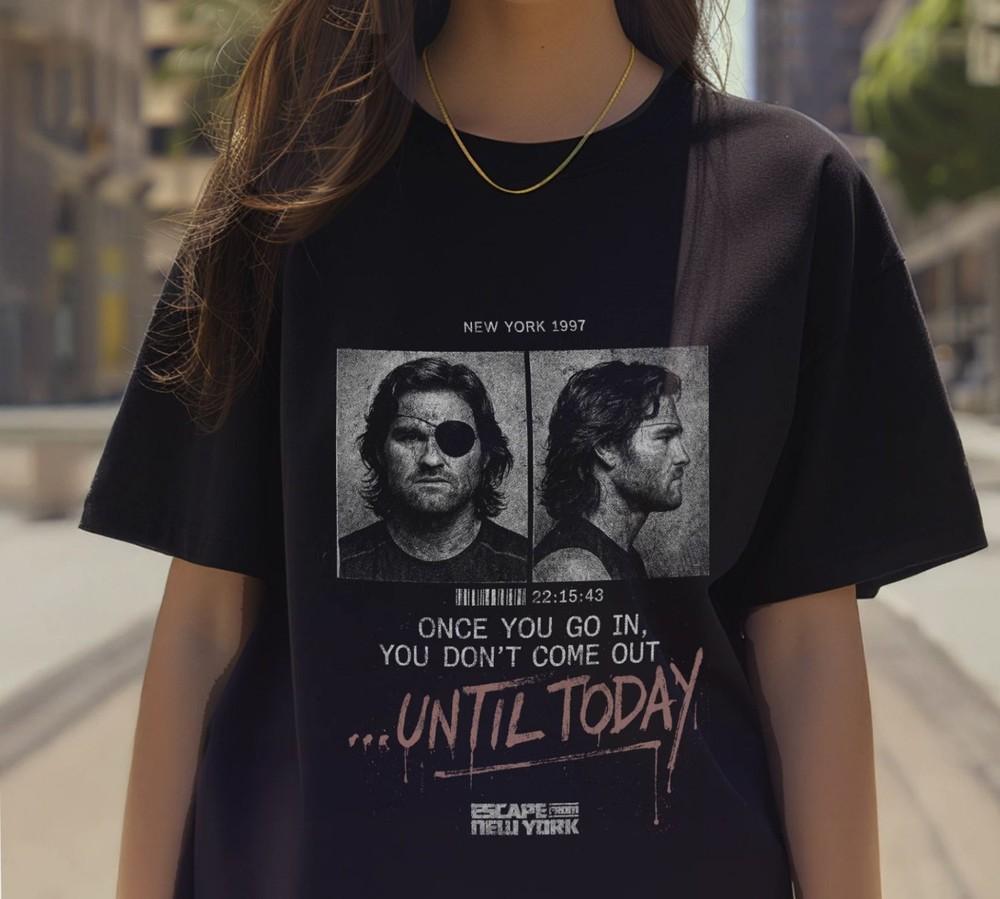 

Escape From New York T-shirt Snake Plissken Tee Kurt Russell 80s Action Shirt Unisex T-Shirt S