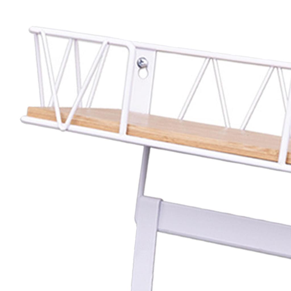 Soluție de depozitare pentru masă de călcat cu cârlige detașabile pentru organizarea spălătoriei