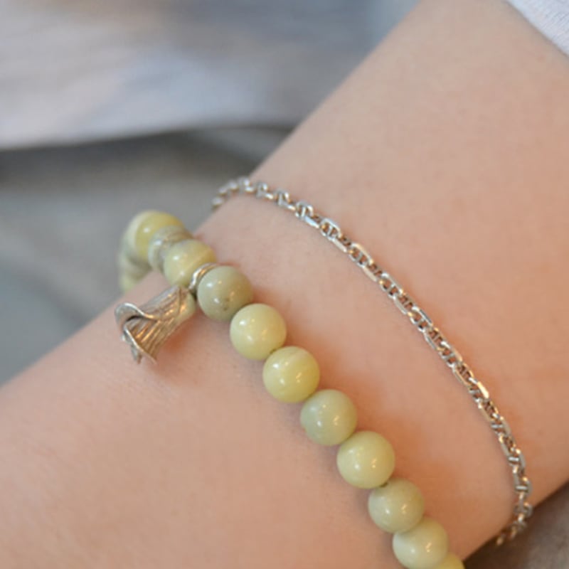 Martha auf dem Dachboden belaubt