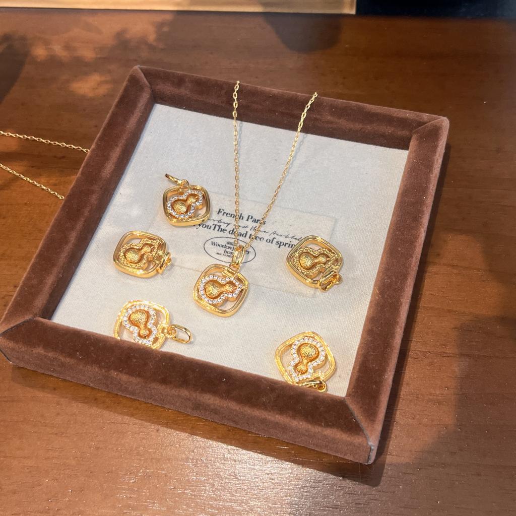 Double-Sided Square Rotating Gourd Necklace Pendant, National Style Light Luxury Design Sense Retro Item Decoration