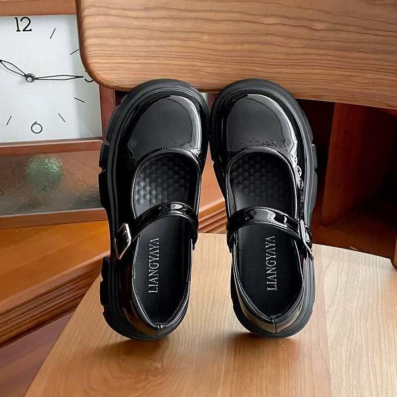 2025 Mary Jane-skor med hög klack i brittisk stil, läderskor med tjock sula – mångsidiga damskor för vår/höst