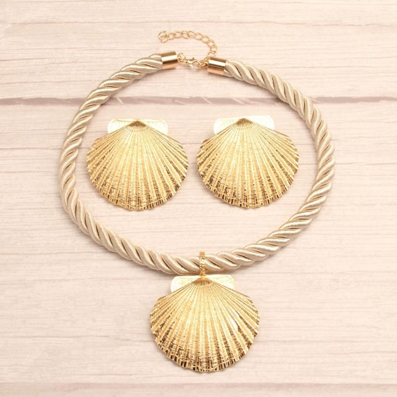 Elegant Shell Pendant Necklace and Earrings Set Handmade Weddings Accessories Fashionable Jewelry for Women Girls