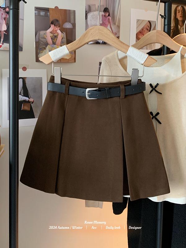 

Пикантная шерстяная юбка А-силуэта с высокой талией - Осень 2024 S