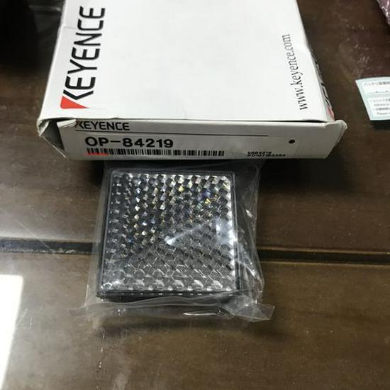 New KEYENCE OP-84219 Photoelectric Sensor Reflector - Mirror Reflection Type OP-84219