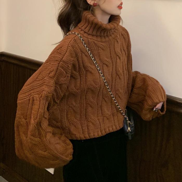 Short sweater women s pullover loose outer wear 2025 autumn and winter new lazy wind twist Korean high collar One size