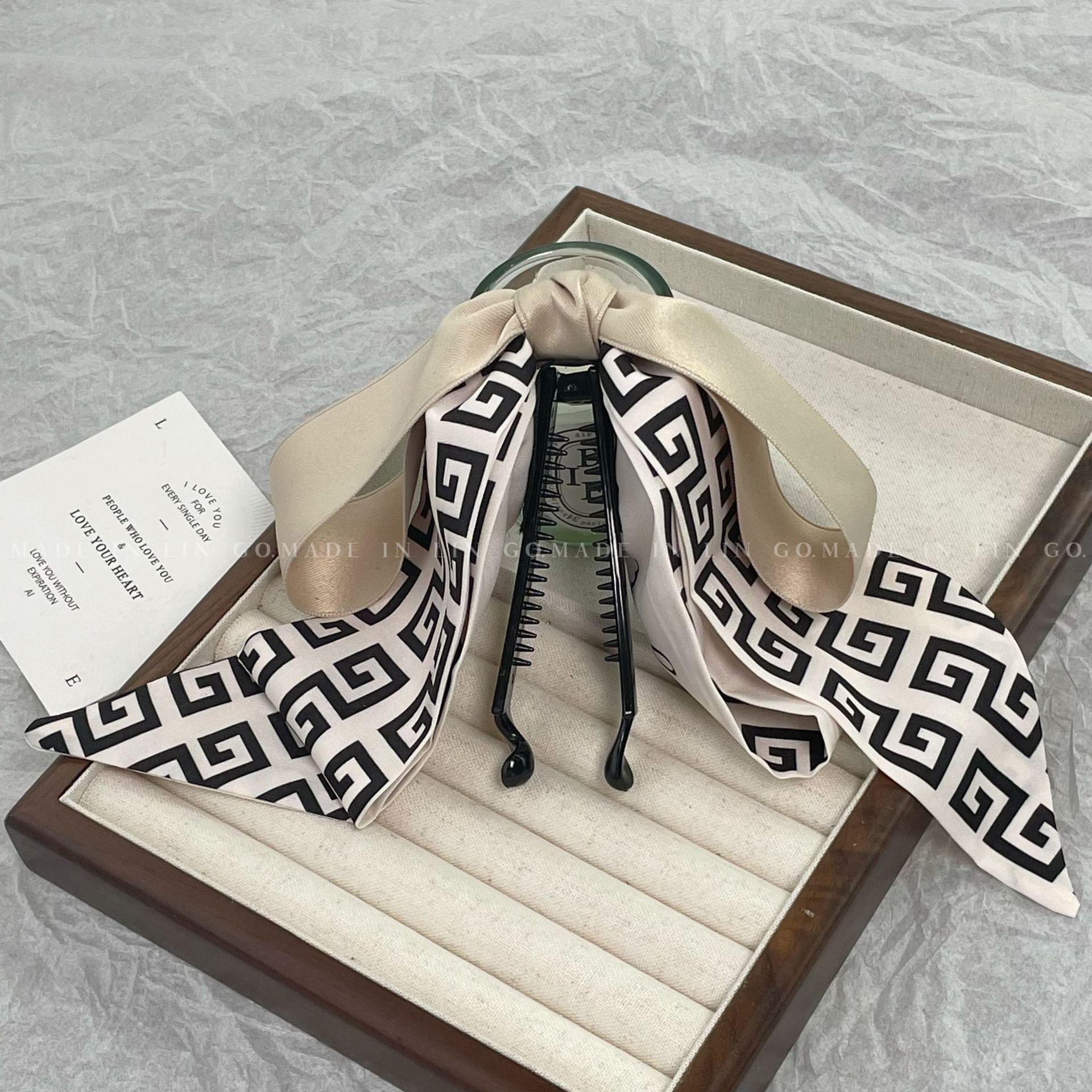 

2024 Заколка для волос с бантом и горошком, противоскользящая: Японский и корейский стиль заколка-банан