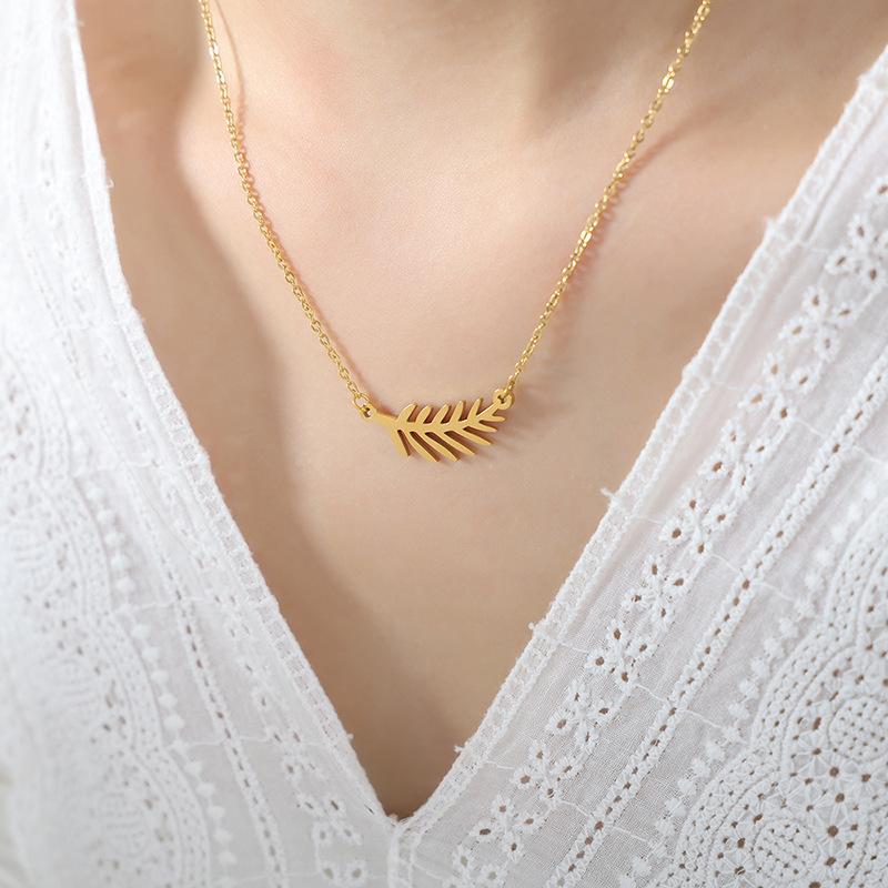 

Новое китайское ожерелье с подвеской в виде листа из титановой стали 18 карат Цзиньси, вдовствующая императрица, универсальная, милая девушка, темперамент, ниша, цепочка на ключицу, ювелирные изделия