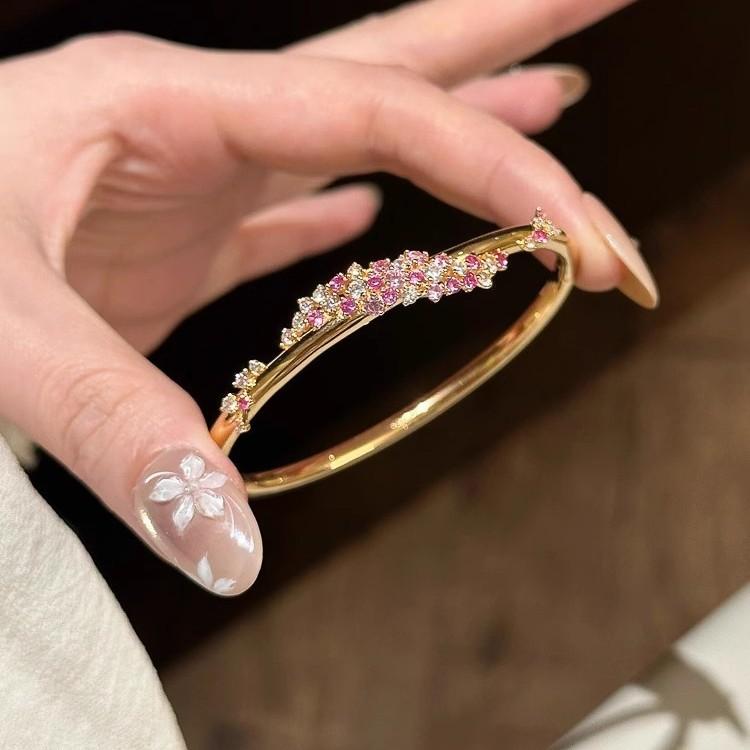 French antique pink flower bracelet light luxury high sense fashion temperament bracelet exquisite sweet jewelry new