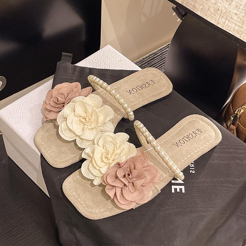 Flat-bottomed cool slippers for women's summer wear, new with skirts, seaside beach vacation flip-flops