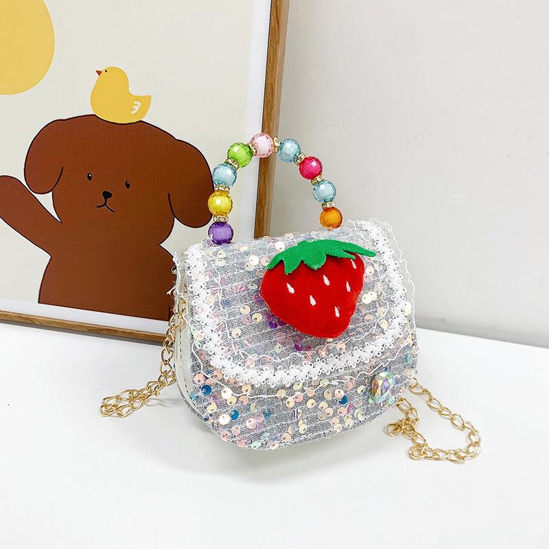 

Children s small satchel girl strawberry portable messenger bag baby fashion cute princess sequined chain bag серебряный