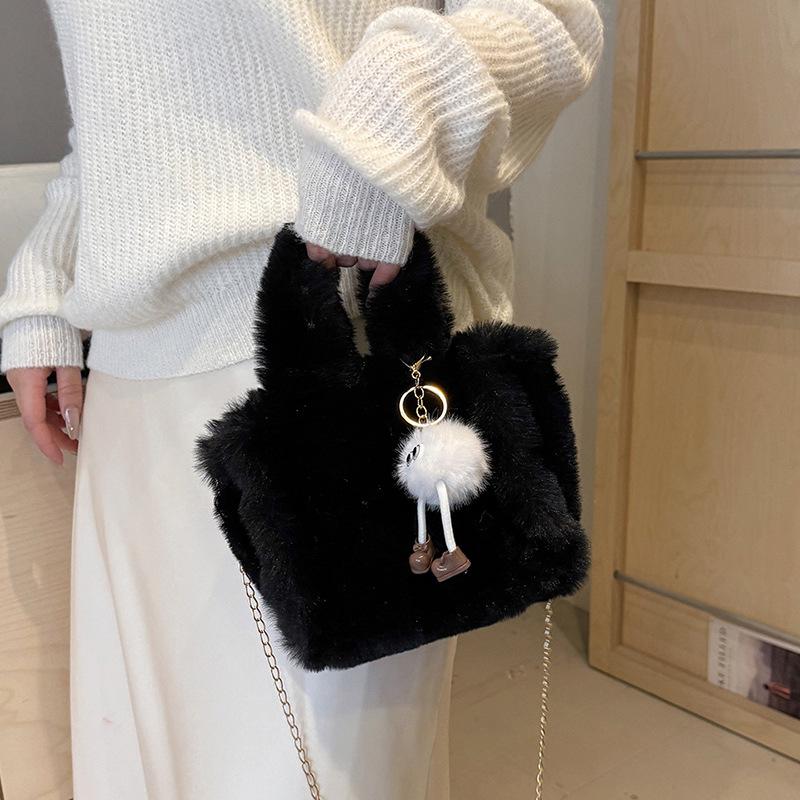 2025 Versatile Plush Single Shoulder Tote: Cute, Soft, Adorable Autumn/Winter Women's Crossbody Handbag.