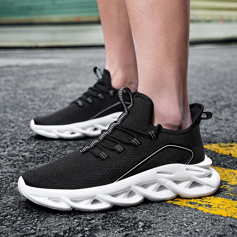 Men'S Shoes Summer Breathable Ice Silk Mesh Sneakers Men'S Ultra-Light Twist Sole Running Shoes Large Size White Shoes