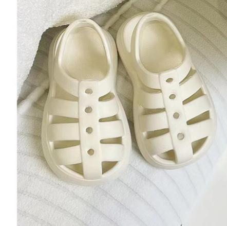 Children's Roman Sandals Boys and Girls Kindergarten Summer Soft-soled Hole Shoes Beach Shoes Bag Head Non-slip Classmates