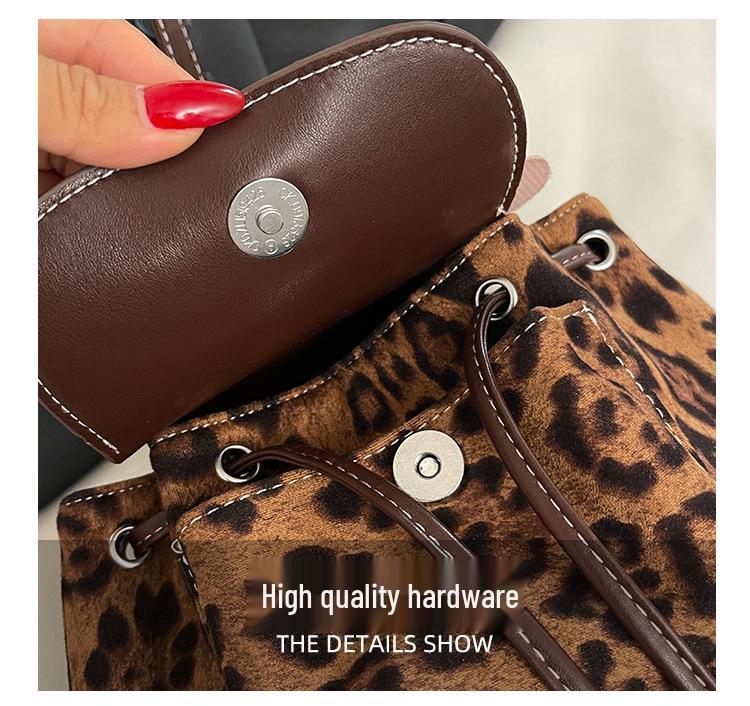 Damski plecak w panterkę: Modna, codzienna torba studencka i dojazdowa 2025 o dużej pojemności.