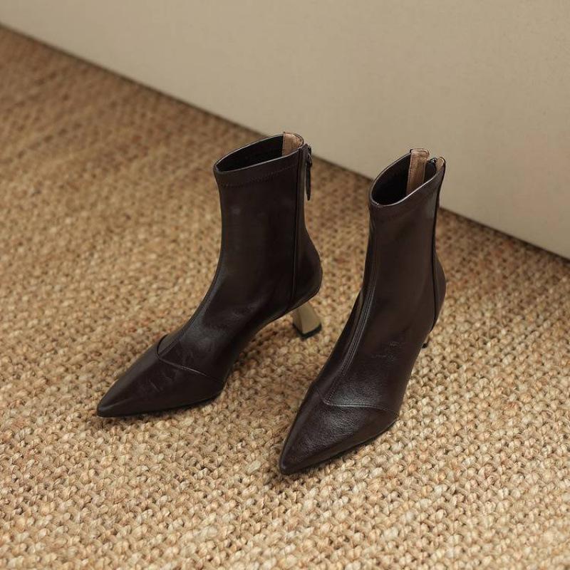 New Women's Solid Color Pointed Fashion Boots Leather High Heel Large Size Women's Boots Autumn and Winter Fine Heel Zipper Medium Boots