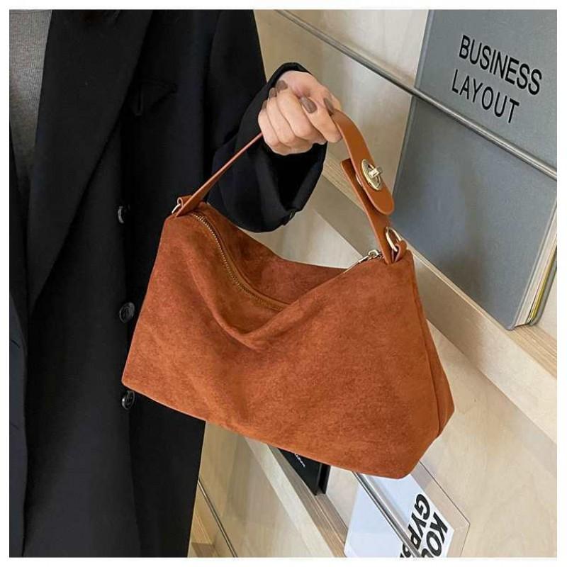 

Boston Bag Women s Retro Fashionable One-shoulder Underarm Large Capacity All-matching Commuter Pillow 29x13x20 темно-коричневого кольору