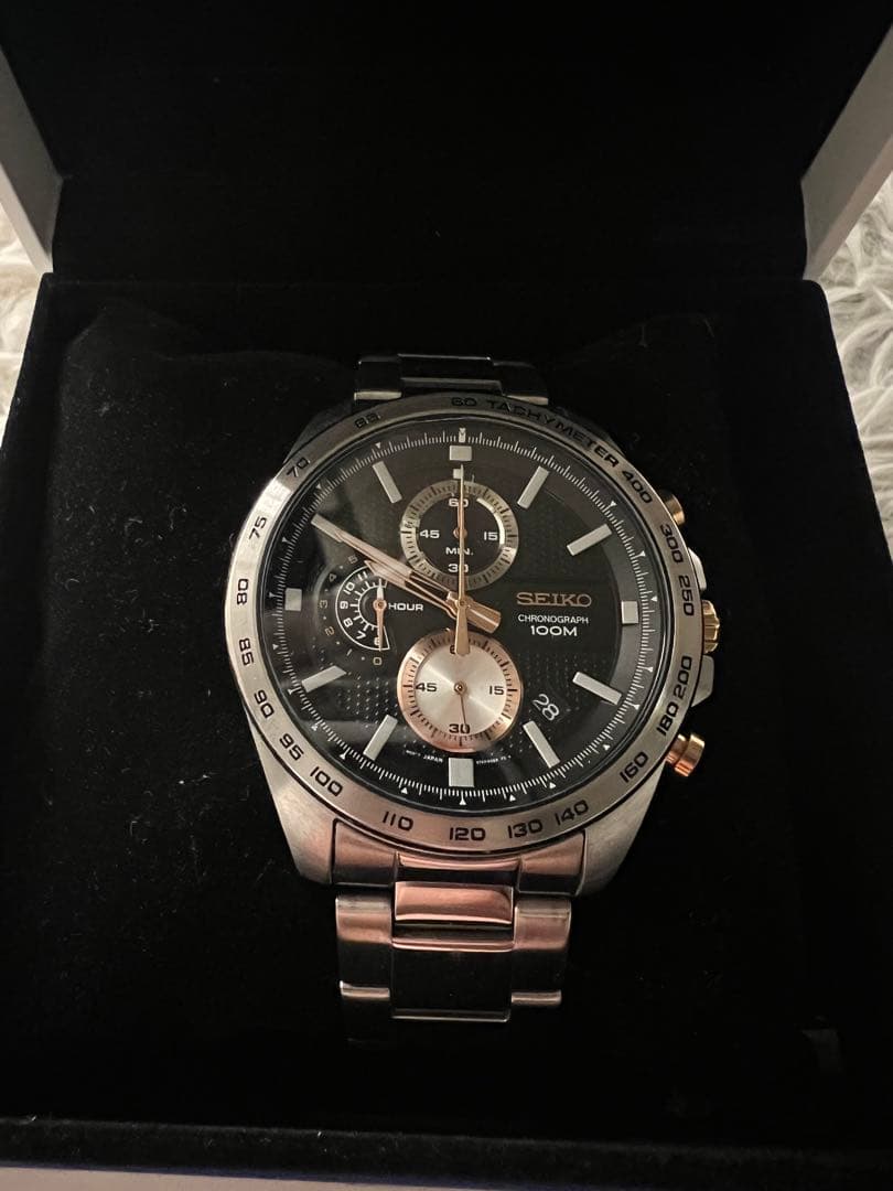 Популярная модель часов SEIKO (в идеальном состоянии)