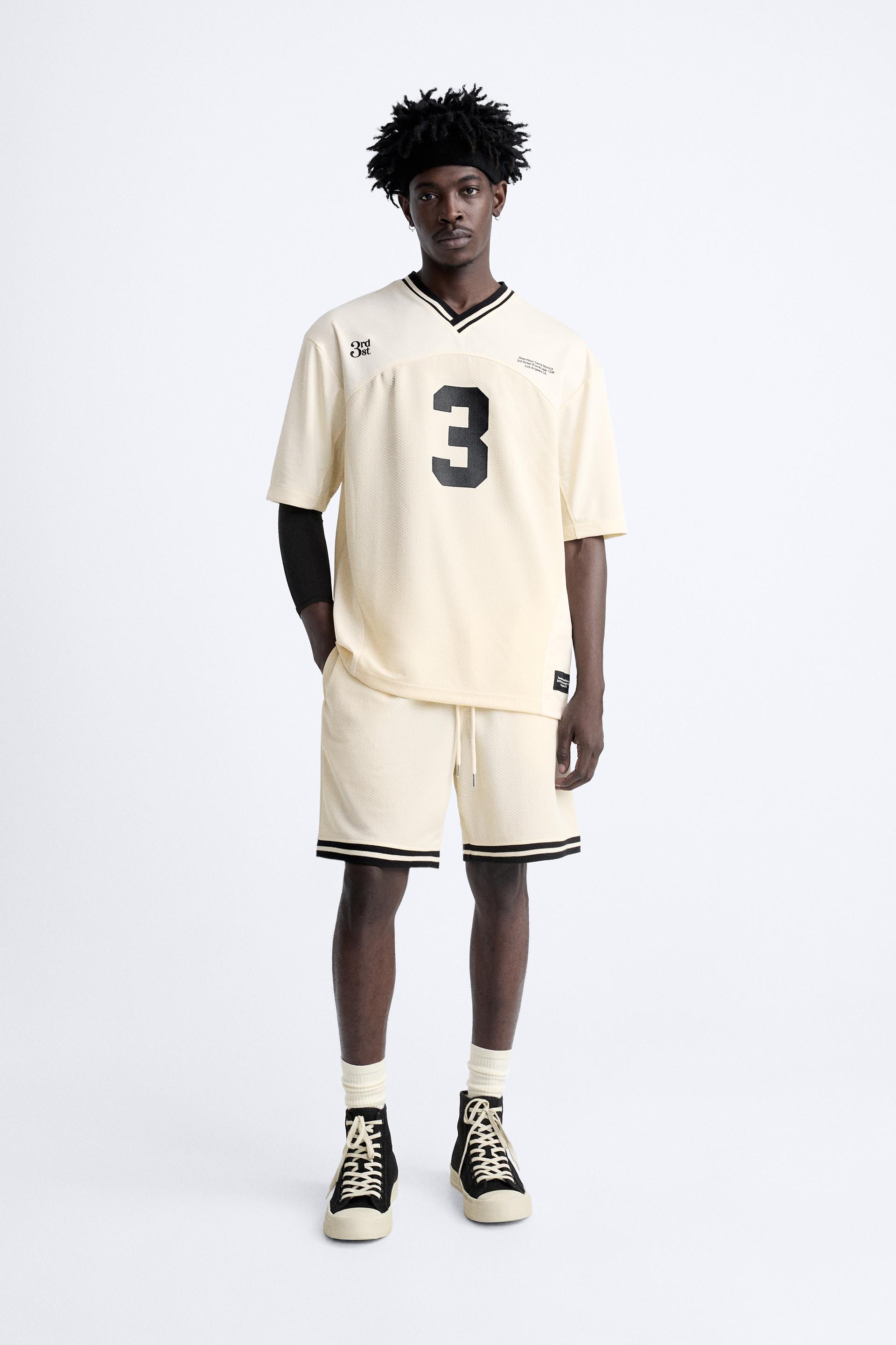 

CONTRAST TEXTURED T-SHIRT