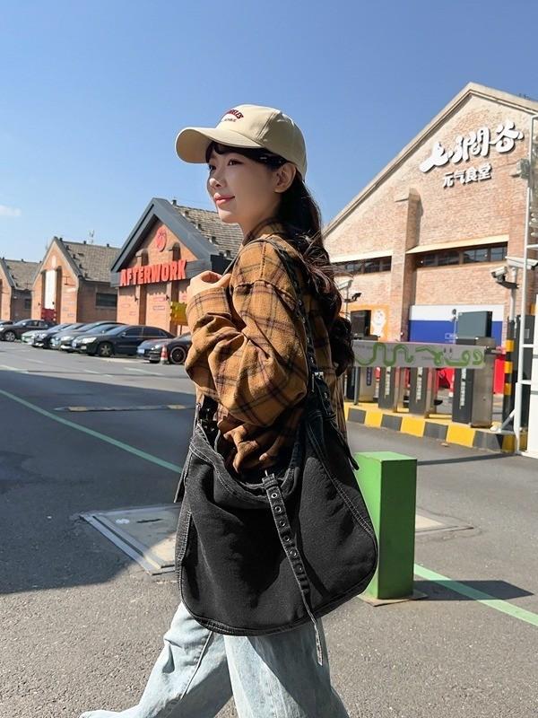 Denim Shoulder Bag For Women With Vintage Style And Large Capacity For Daily Commuting