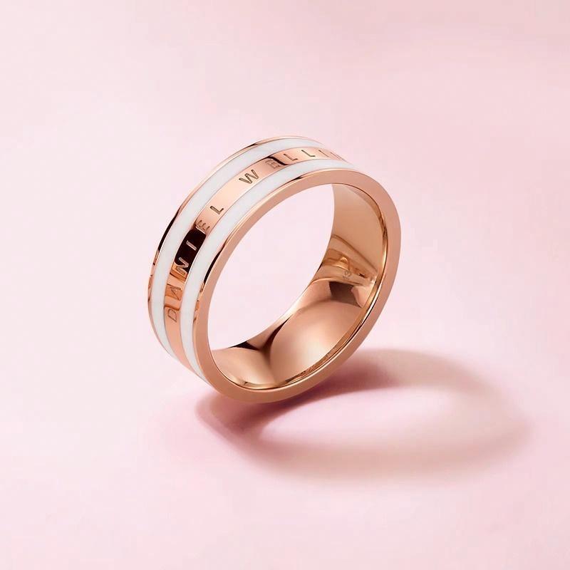 Daniel Wellington Light luxury, high-end alloy resin ring, same style for men and women, couple model R039R015