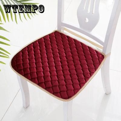 Textil – Vankúše na stoličky