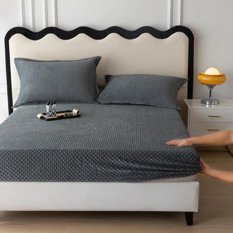 1pc Skin-friendly Fitted Sheet Velvet Bedsheets Plain Bed Cover  Winter Mattress Covers (No Pillowcase)