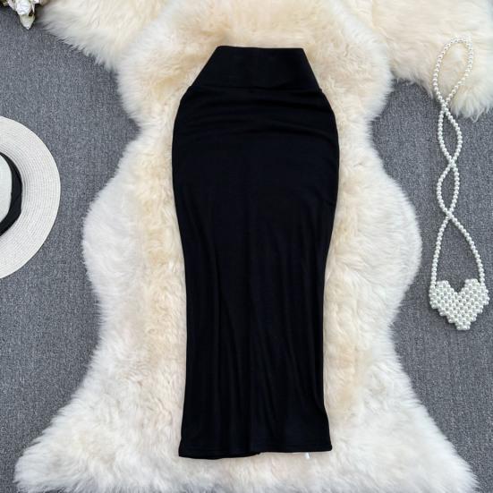 Dámská midi sukně jednobarevná s rozparkem vzadu, s vysokým pasem, rybího střihu, obepínající boky, do kanceláře, pouzdrová sukně