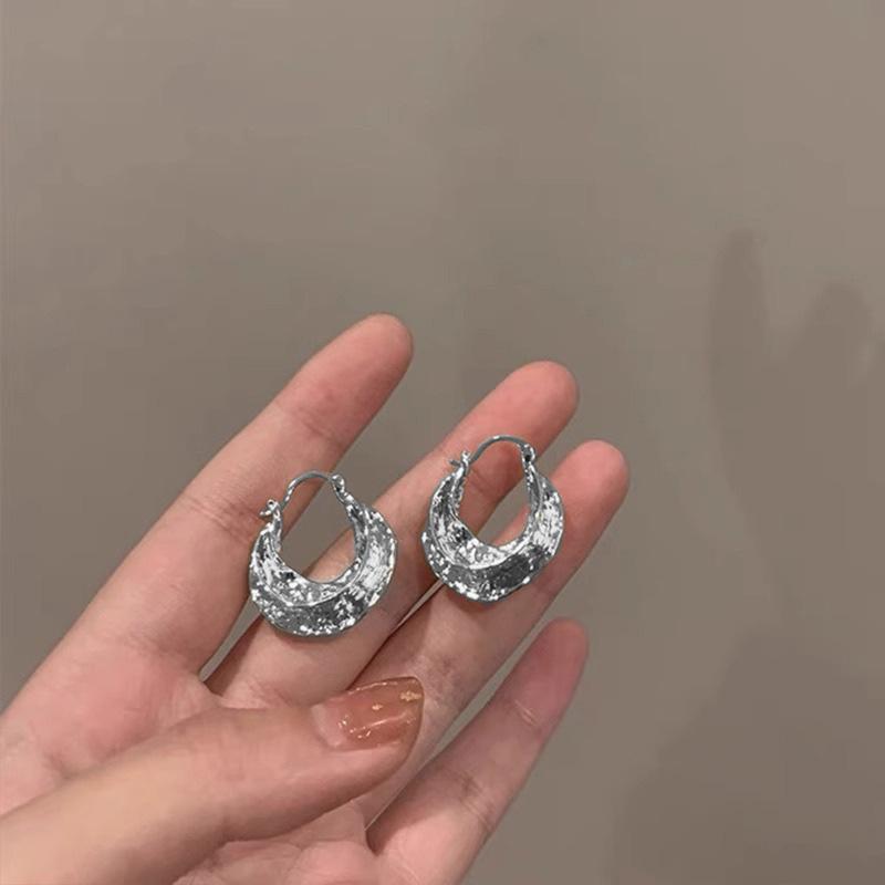 Retro Pleated Circle Earrings Niche High-end Cold Wind Simple Fashion Trendy Gift Elegant Lady's Classic Casual Jewelry