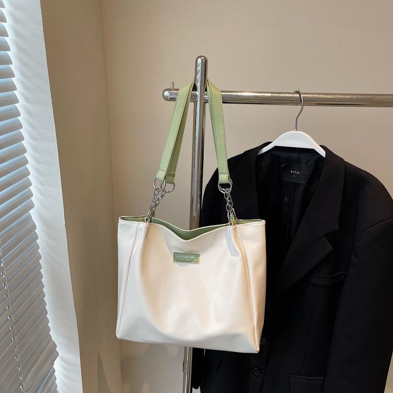 Large-capacity tote bag women's new spring and summer contrasting color shoulder underarm bag versatile class commuter bag