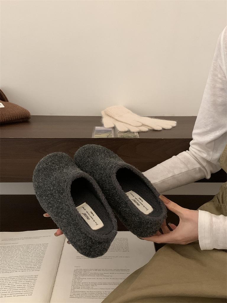 Birkenstocks for women's outer wear in the autumn and winter of 2025, new models that are not tired and have big, good-looking thick-soled hairy b