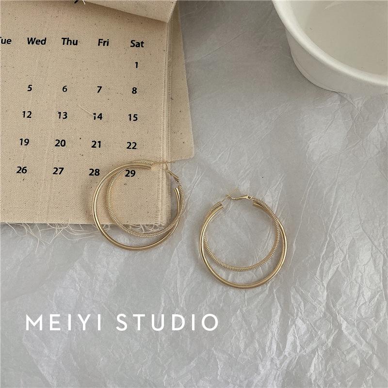 

Смелые двухслойные серьги-кольца: Европейский и американский хип-хоп стиль с минималистичными серебряными серьгами-кольцами