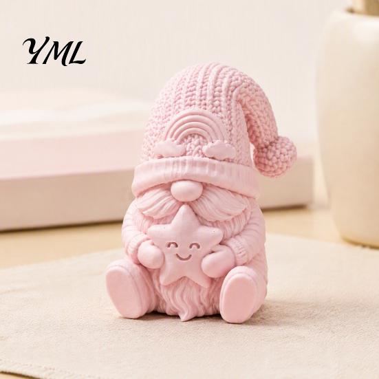 Christmas Desktop Decorations 3D Printed Gnome Figurine Holding Smiling Star, Faceless Statue with Durable Sculptures Knit Hat, Cute Tabletop Ornament