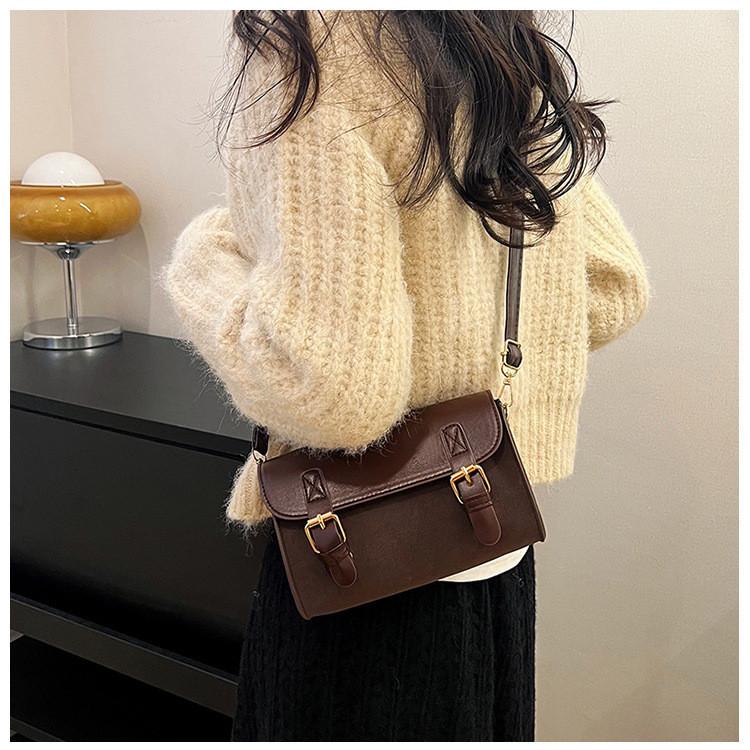 Elegante Borsa a Tracolla Marrone da Donna con Fascino Vintage e Praticità Quotidiana