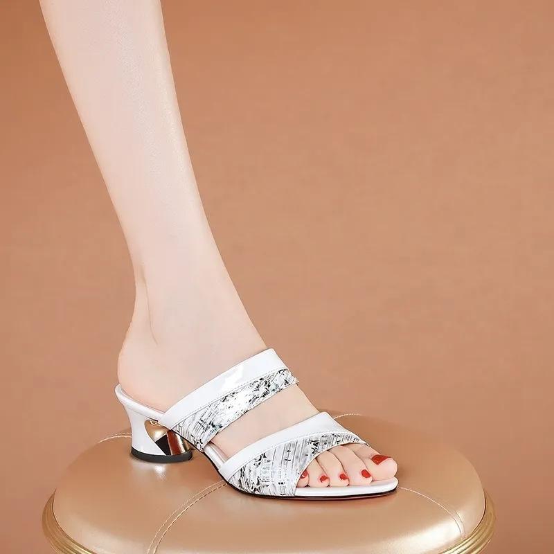 Summer two wear cool slippers outside fashion women's shoes hollow Korean version thick heel cool slippers middle-aged and elderly