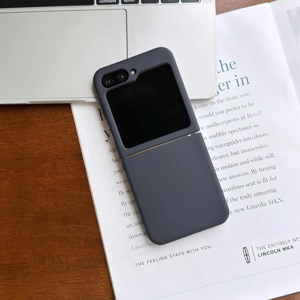 Colorful Matte Liquid Silicone Soft Case For For Samsung Galaxy Z Flip 6 5 ZFlip6 ZFlip5 Skin Friendly Folding Shockproof Cover Capa
