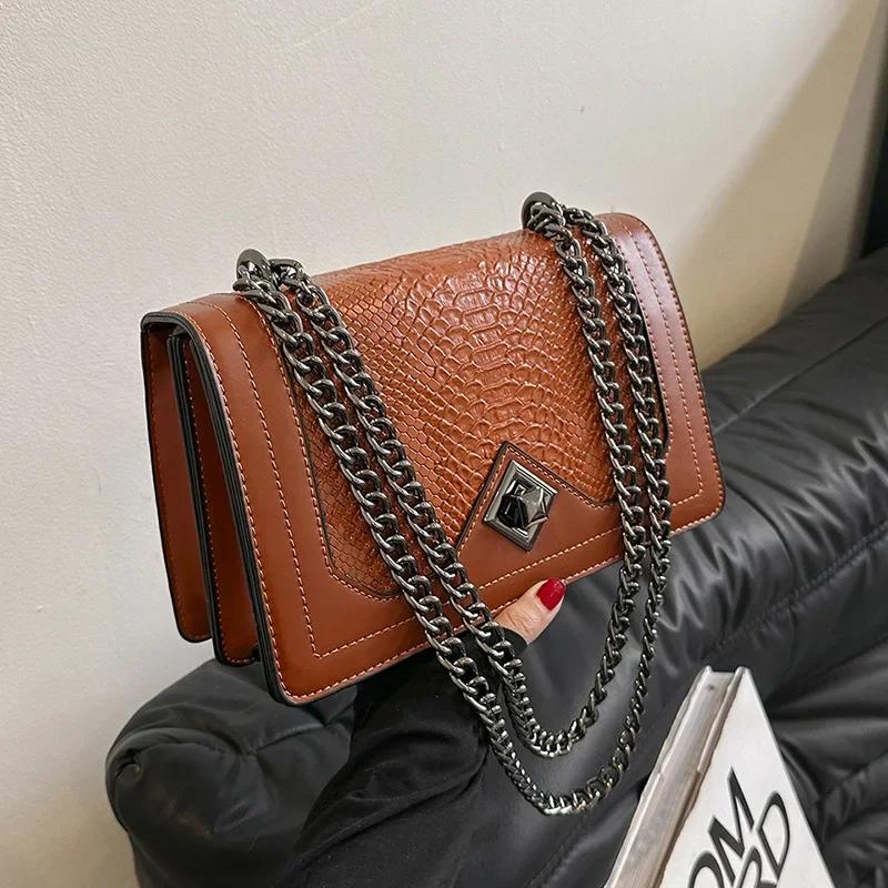 

Retro Ladies Shoulder Crossbody Bag Fashion Chain Bag Feminine Metal Turn Lock Fish Scale Decoration Material Premium