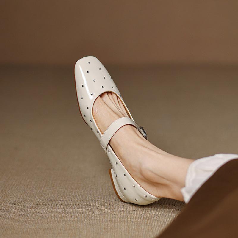 

New women s square head leather shoes women s casual solid color low heel square heel flat shoes wear Velcro women s single shoes in all seasons 40
